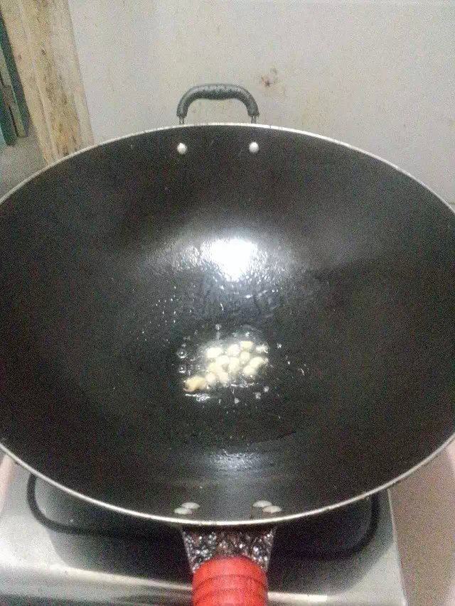 【手工美食】辣炒双丁步骤3