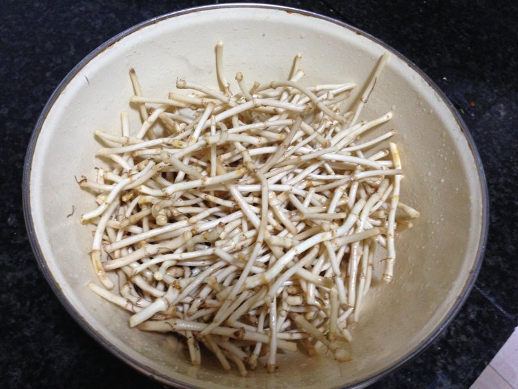 香辣拌鱼腥草步骤2