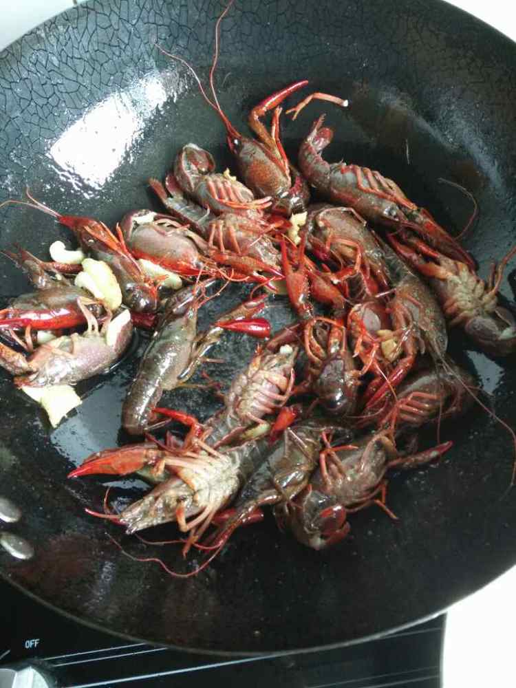五香小龙虾步骤4
