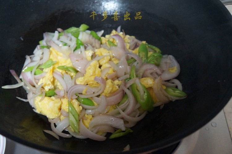 洋葱炒蛋步骤7