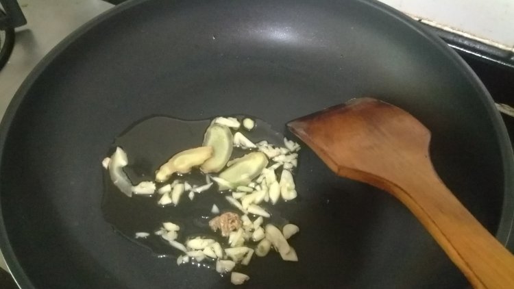 剁椒炒笋步骤5