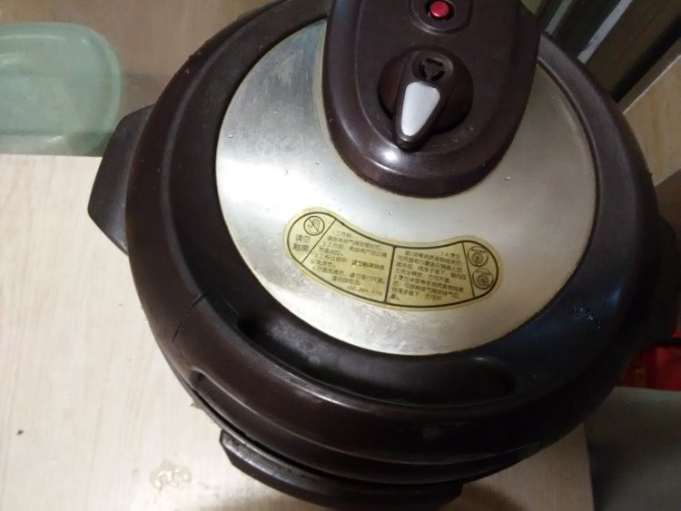 腊排骨炖干豆角步骤7