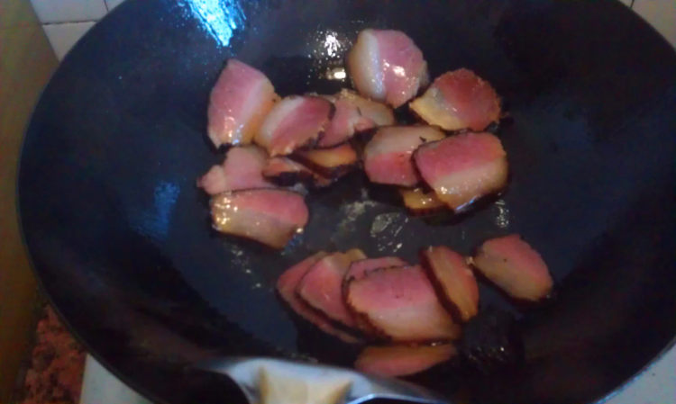 青笋炒腊肉步骤3
