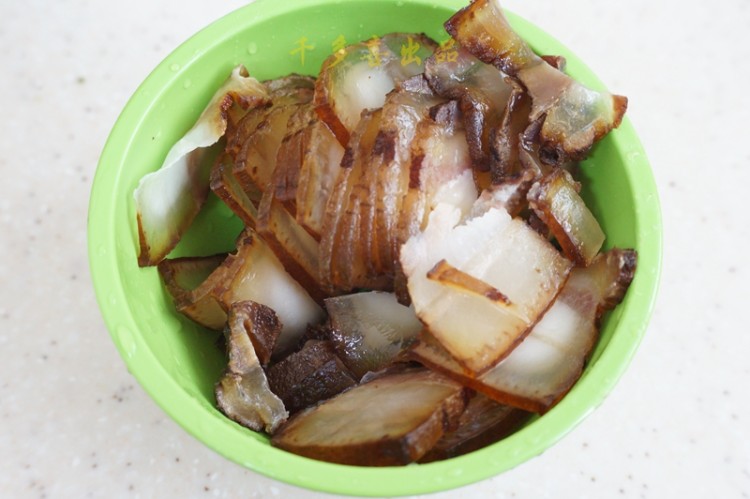 胡萝卜炒腊肉步骤4