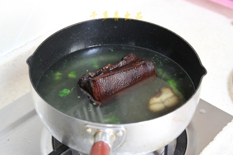 胡萝卜炒腊肉步骤3