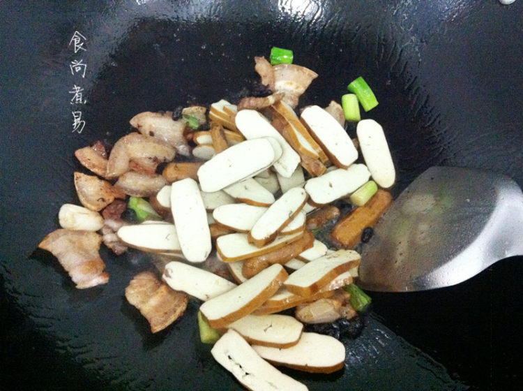 蒜香豆干五花肉步骤4