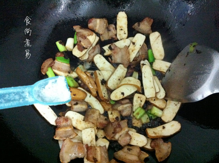 蒜香豆干五花肉步骤5
