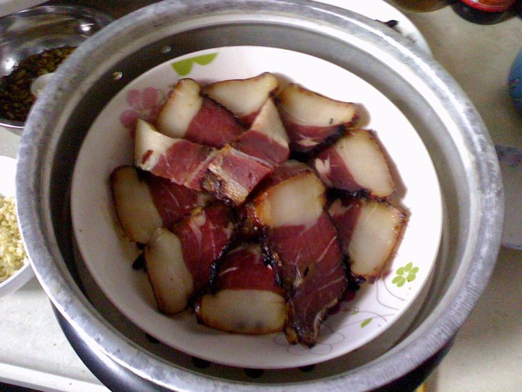 豆豉蒸腊肉步骤7