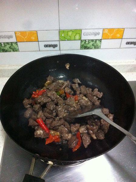 湘式焖牛肉步骤5