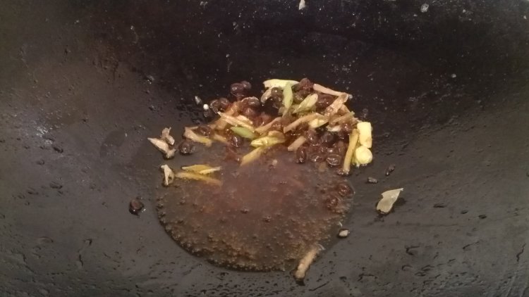 湖南豆豉蒸腊鱼步骤4