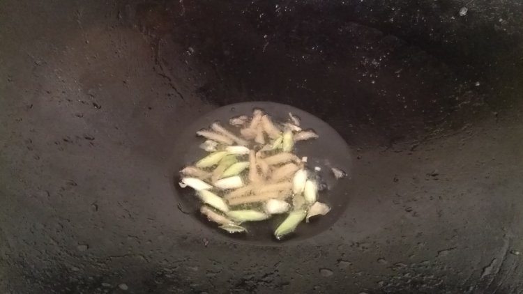 湖南豆豉蒸腊鱼步骤3