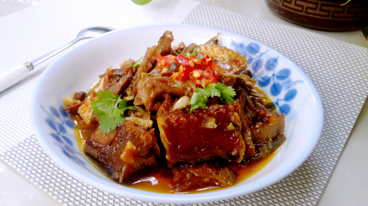 湖南豆豉蒸腊鱼步骤9