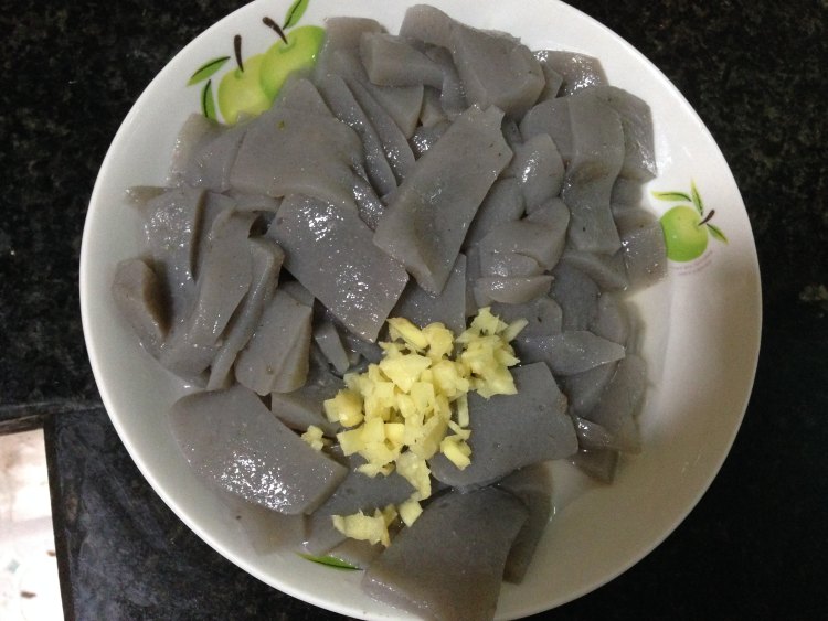 剁椒魔芋豆腐步骤1