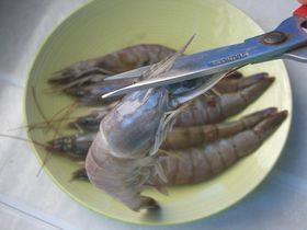 剁椒蒜蓉开背虾步骤2