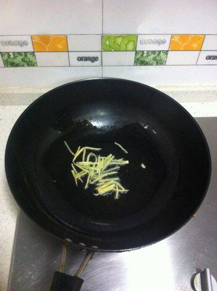 豆腐鲫鱼钵子步骤3