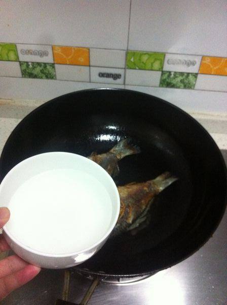 豆腐鲫鱼钵子步骤6