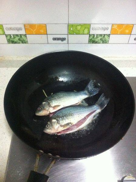 豆腐鲫鱼钵子步骤4