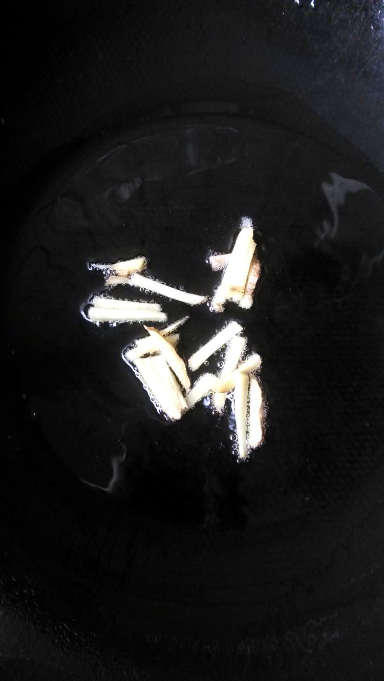 白椒烧小鲫鱼步骤4