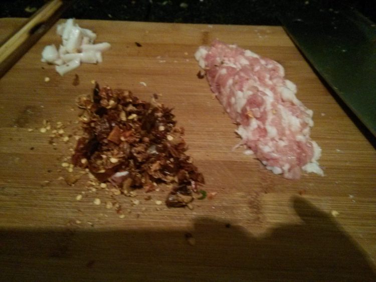 肉末四季豆步骤1