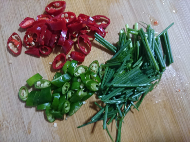 干萝卜丝炒腊肠步骤3