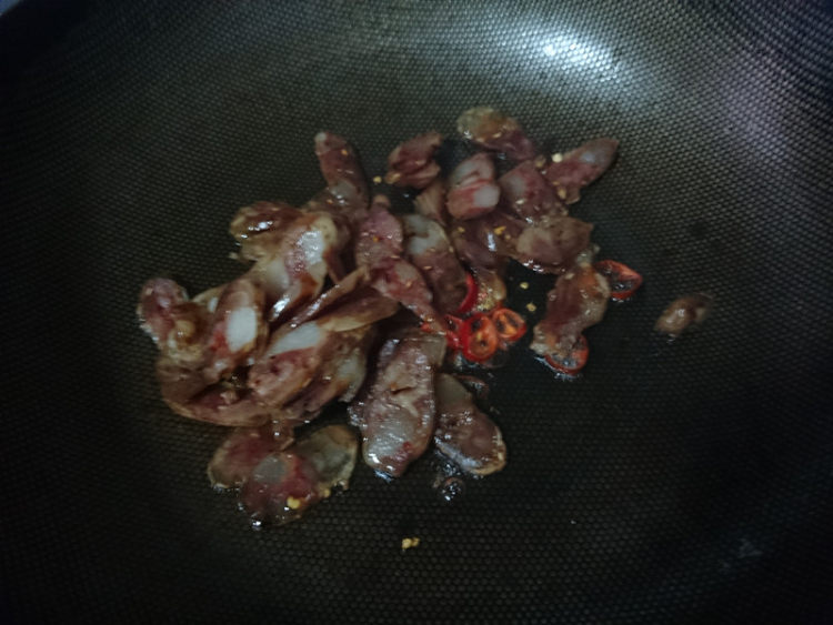 干萝卜丝炒腊肠步骤4