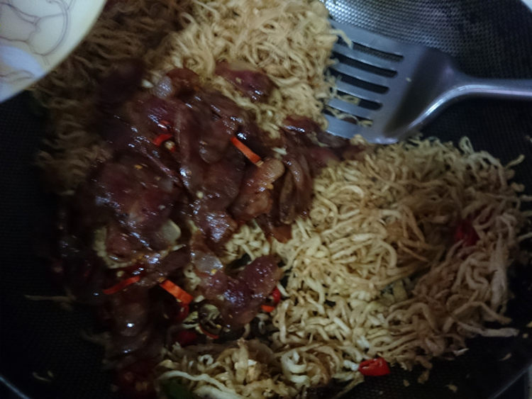 干萝卜丝炒腊肠步骤10