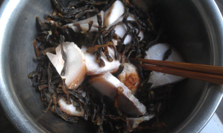 豇豆干蒸肘子肉步骤3