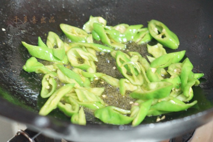 烟熏豆干炒肉步骤5