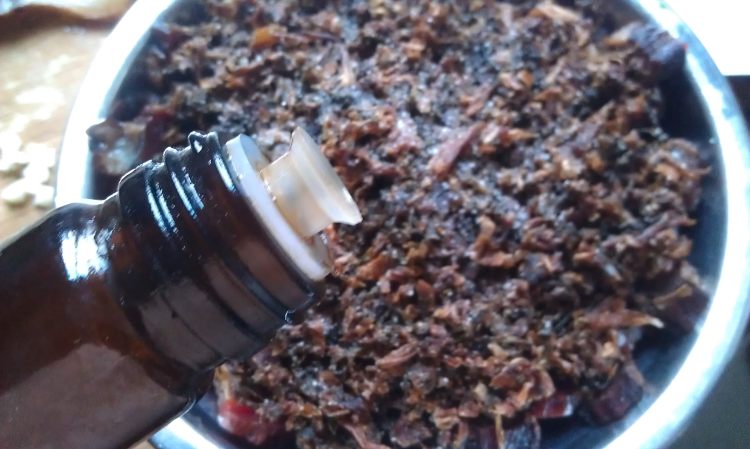 盐菜蒸腊肉步骤6