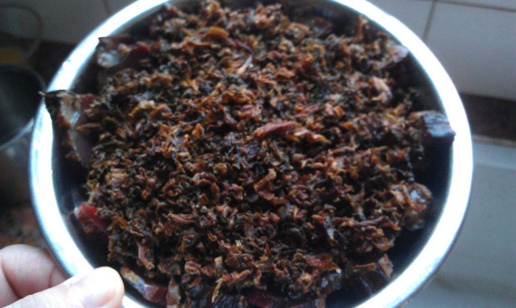 盐菜蒸腊肉步骤4