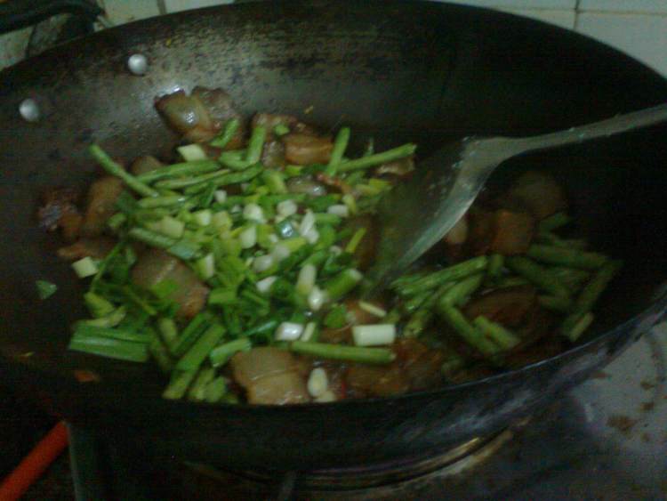 腊肉炒豆角步骤9