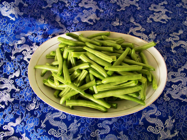 橄榄菜干煸四季豆步骤1
