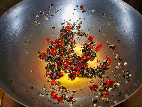 橄榄菜干煸四季豆步骤5