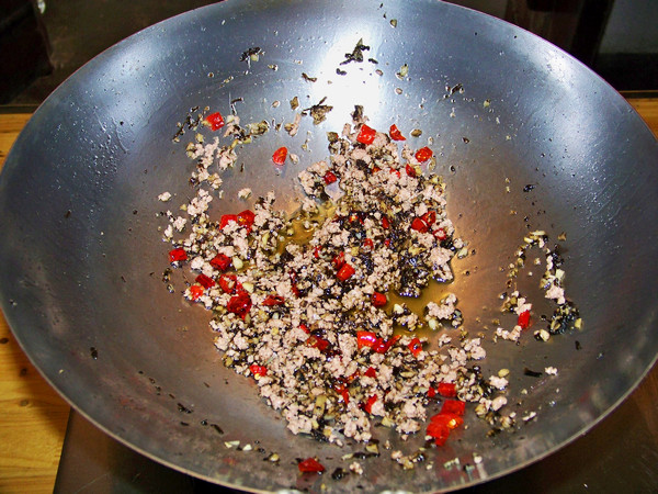 橄榄菜干煸四季豆步骤6