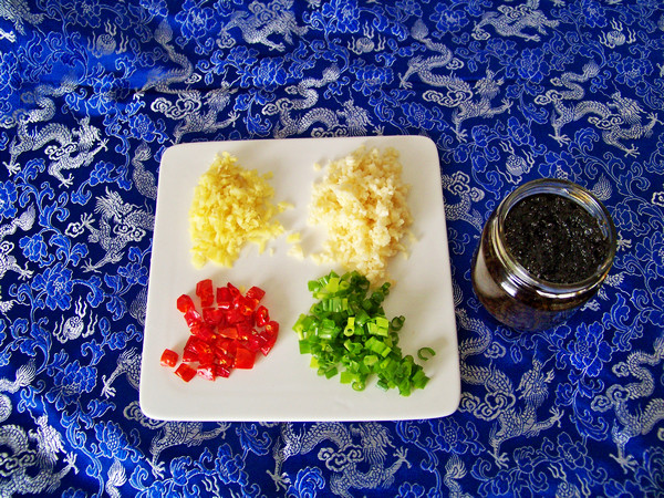 橄榄菜干煸四季豆步骤2