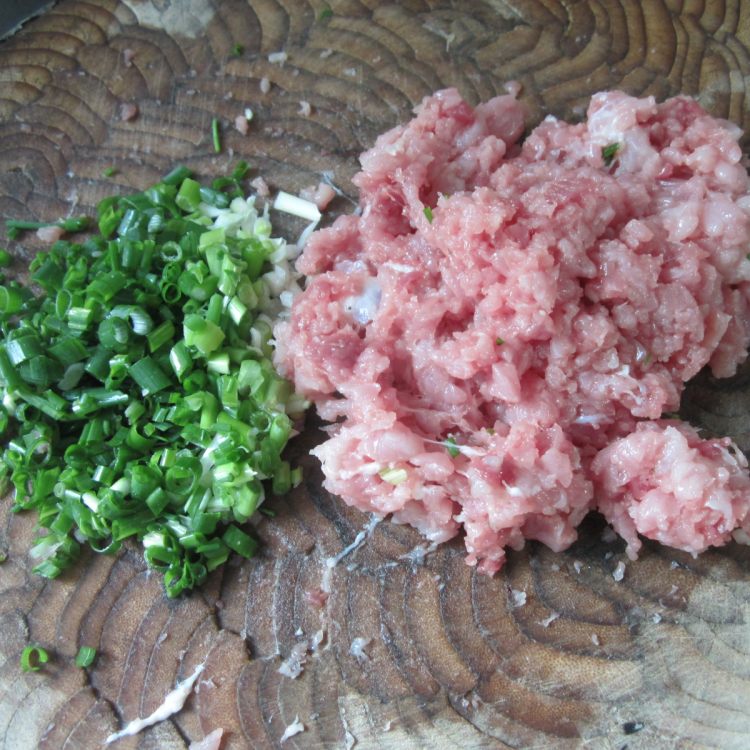 蒸绿豆米粉肉步骤2