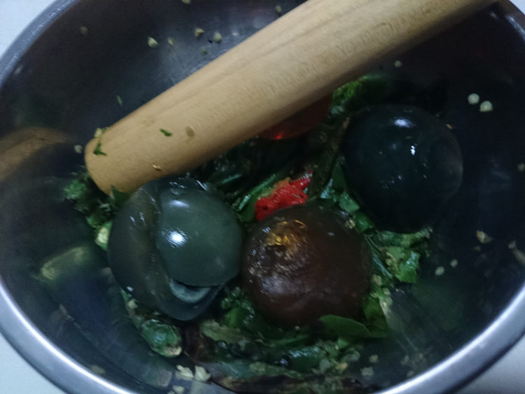 擂椒皮蛋步骤6