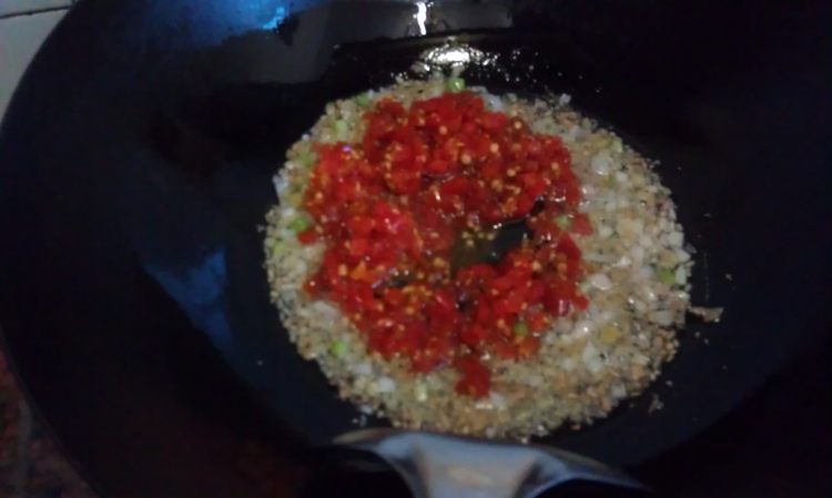 紫苏剁椒蒸鱼肉步骤5