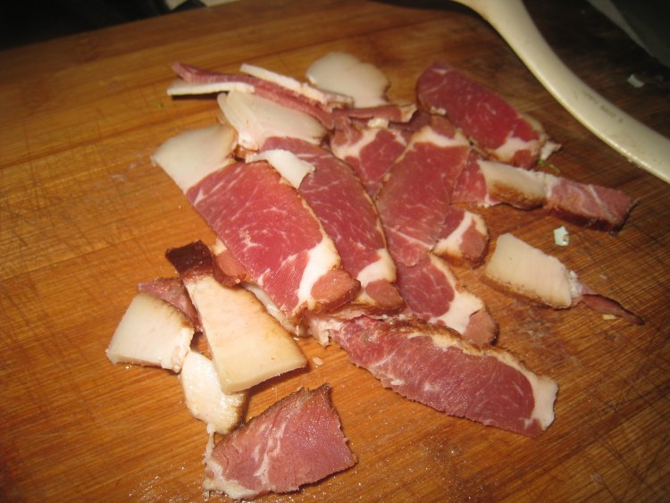 醃豆角干炒腊肉步骤2