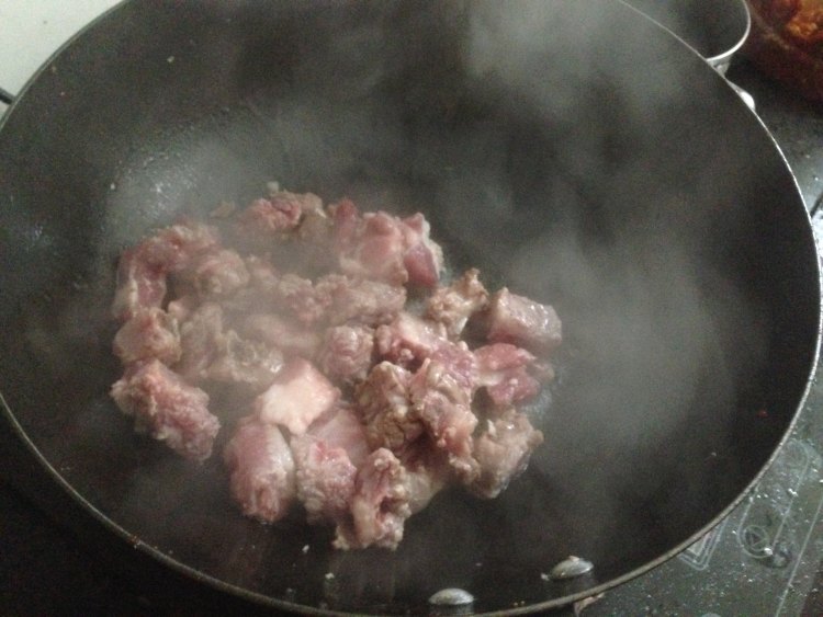 青椒煸排骨步骤3