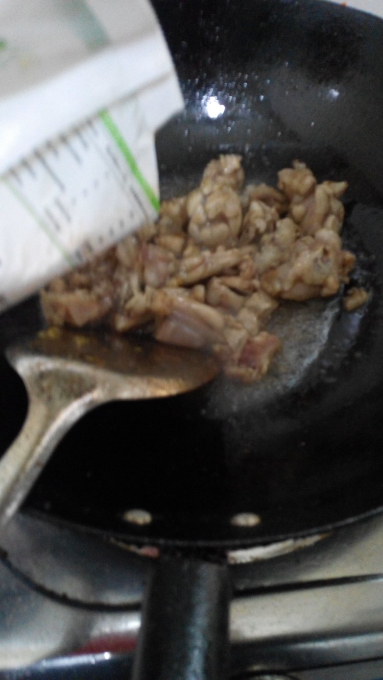 酱香牛蛙步骤5