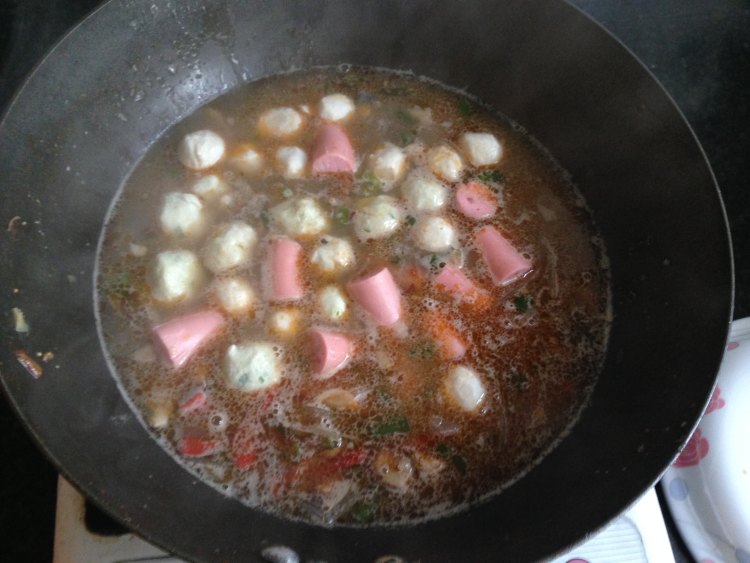 鱼丸豆腐火锅步骤4