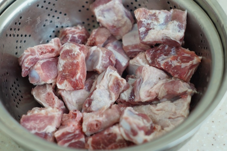 腊八豆蒸排骨步骤1
