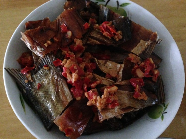 黄豆酱蒸干鱼步骤5
