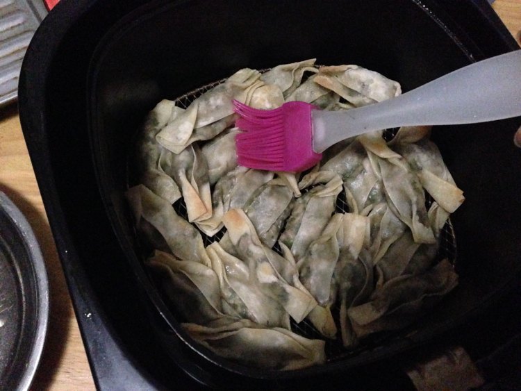 油炸糖果馄饨步骤11