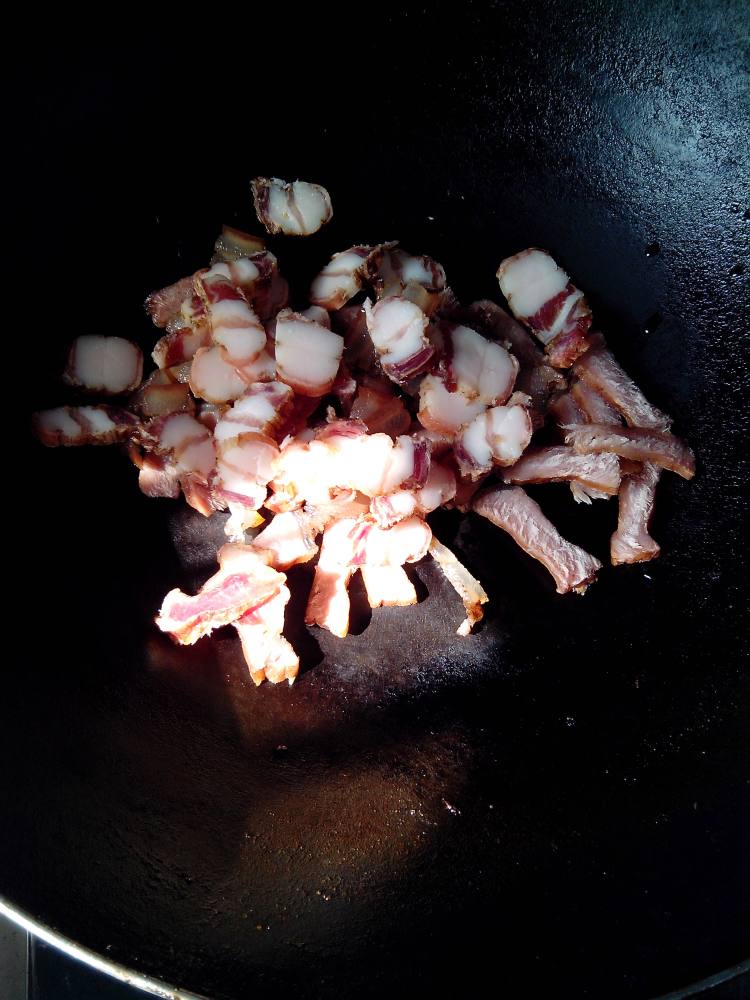 辣椒炒腊肉步骤3