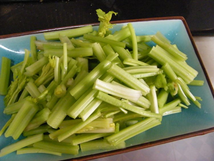 芹菜牛肉步骤5