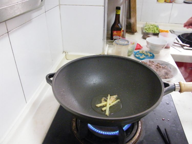 芹菜牛肉步骤13