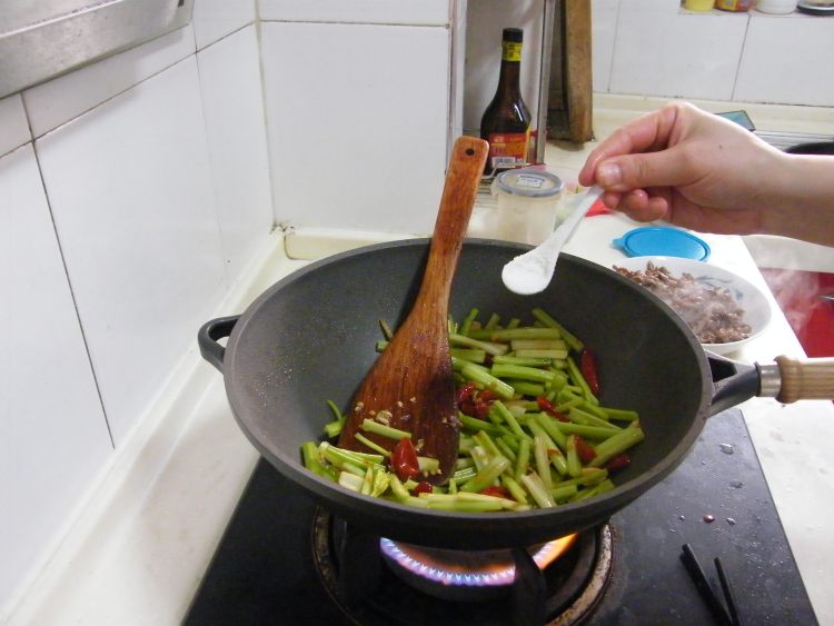 芹菜牛肉步骤17