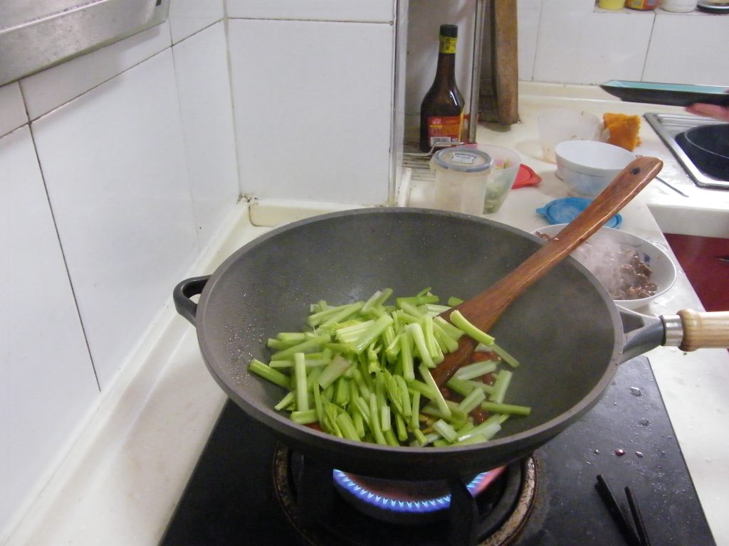 芹菜牛肉步骤16